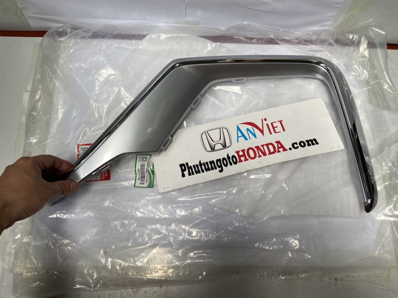 Ốp mạ cản trước xe Honda CRV 2021 đến 2022